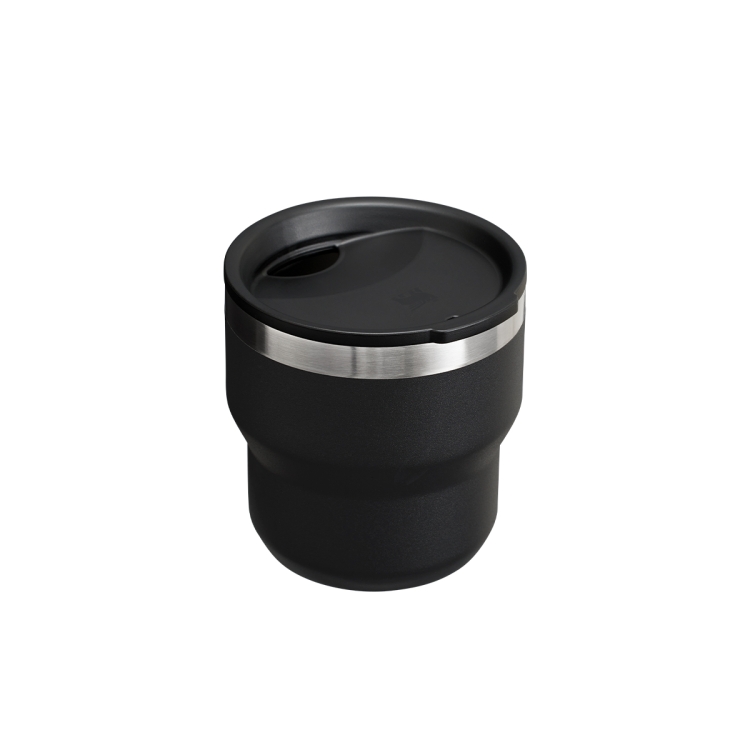 Stanley Stay Hot Stacking Cup 0,29 L Black 2.0, wciskana pokrywka z otworem, ujęcie od góry